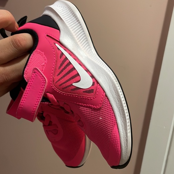 Pink Nikes - Picture 3 of 4